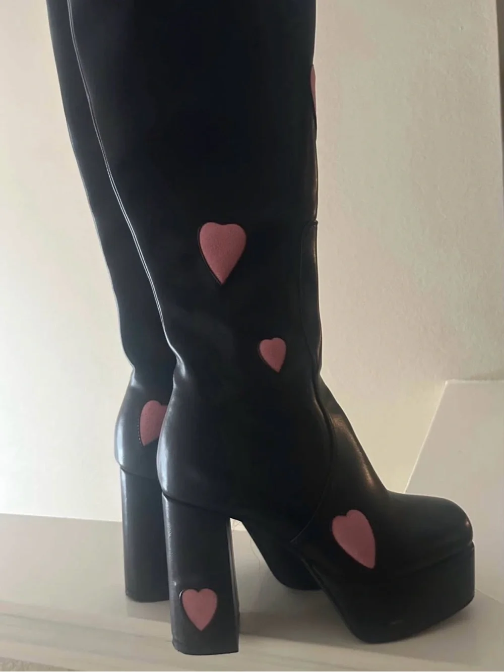 'Lamoda' Knee-High Platform Boots with Pink Heart Accents